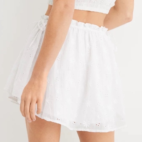 NWOT Aerie Side Tie High Rise Eyelet Mini Skirt in White American Eagle - Picture 4 of 7